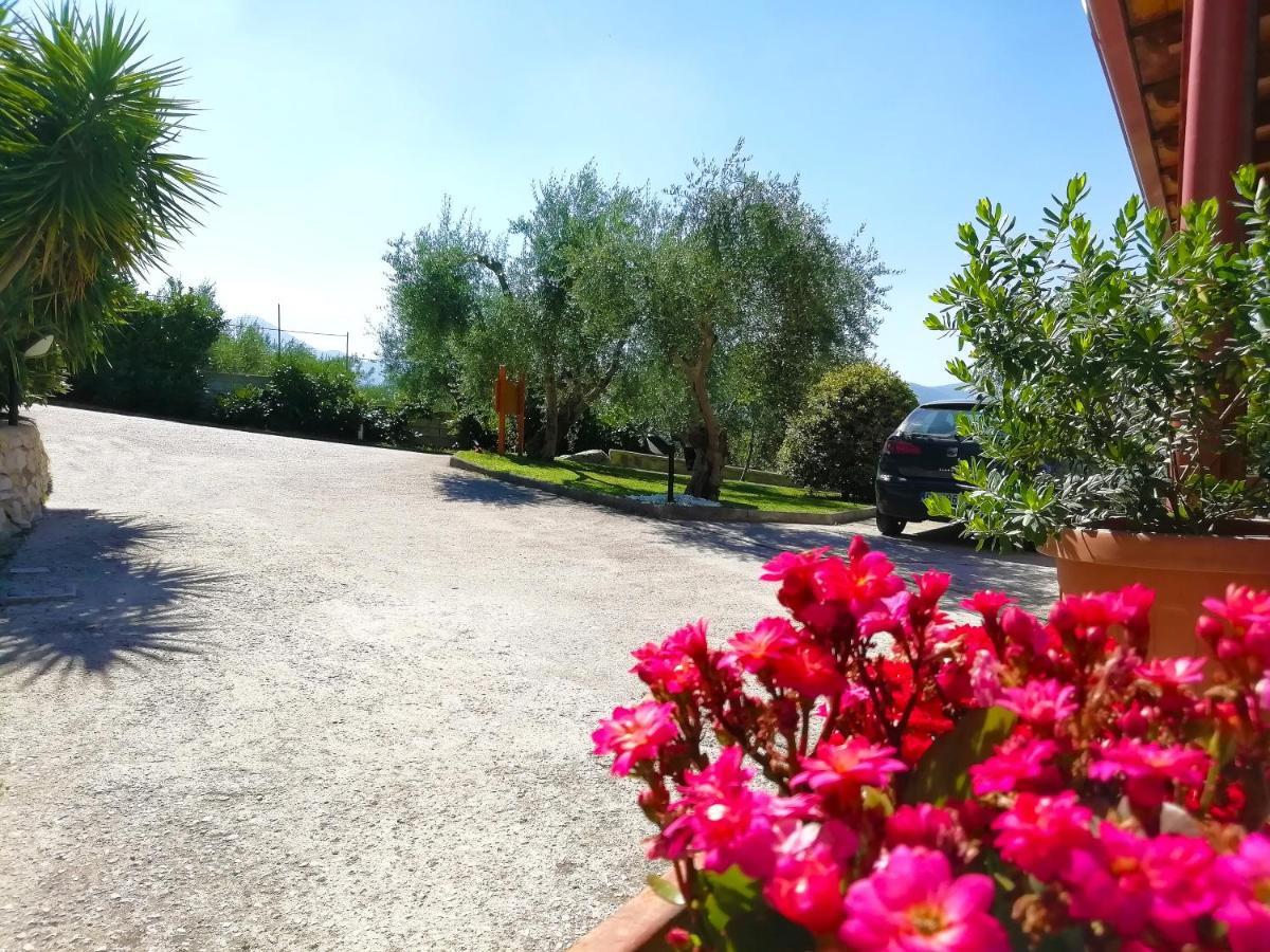 B&B Maison Villa Vittorio Avella Esterno foto