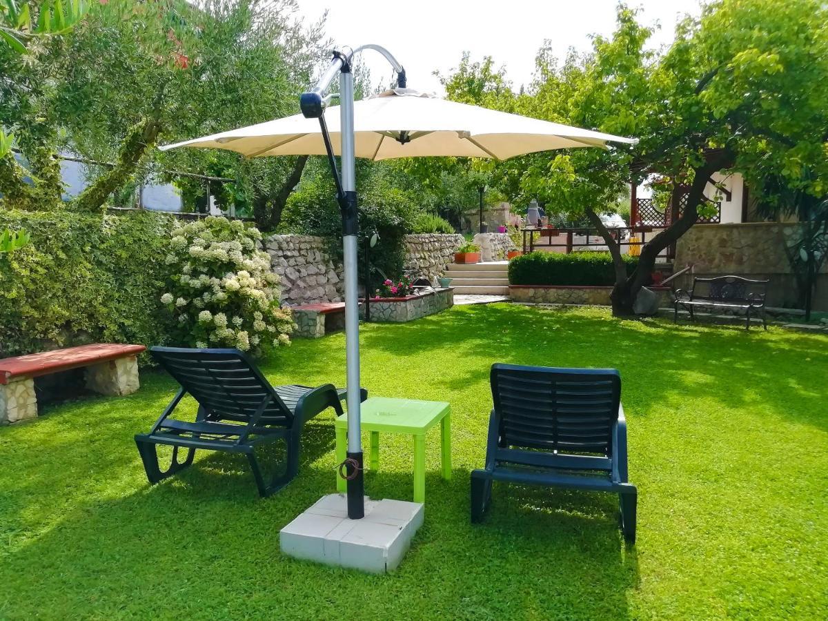 B&B Maison Villa Vittorio Avella Esterno foto