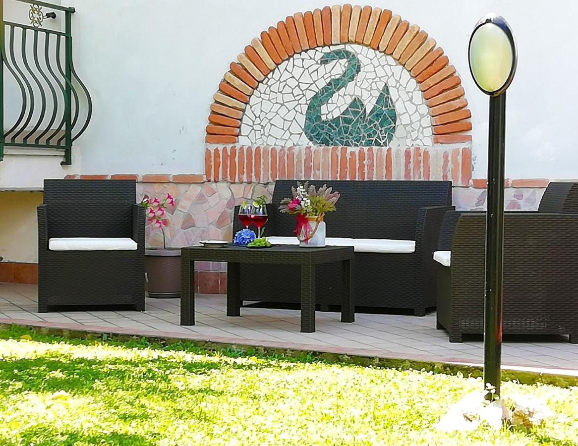 B&B Maison Villa Vittorio Avella Esterno foto